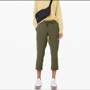 Lululemon on the Fly crop pant, size 4